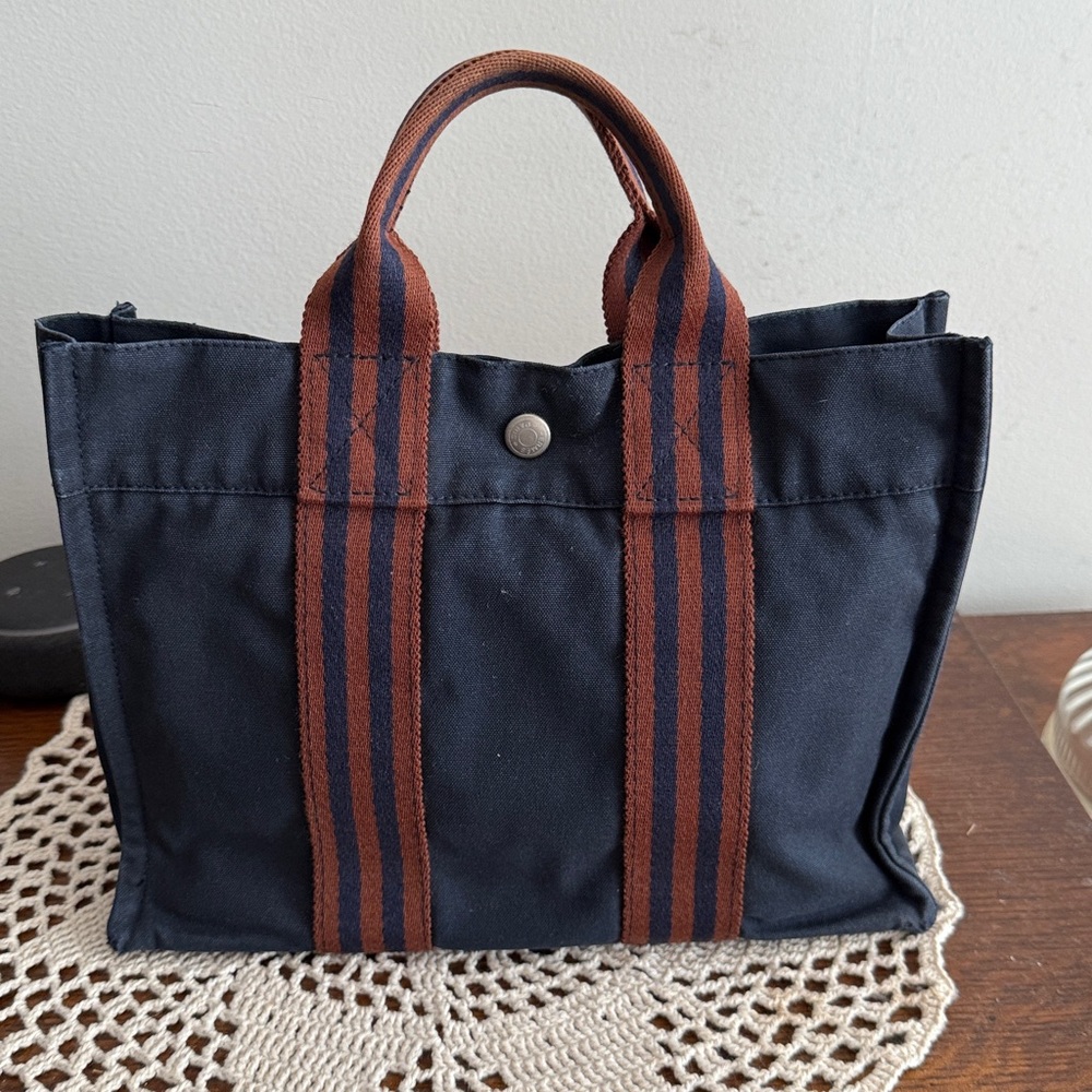 Hermes Stylish Black Tote Bag with Brown Stripes